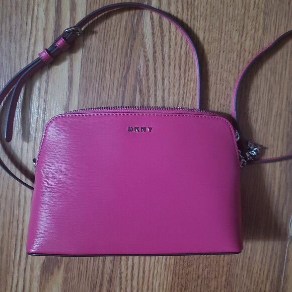 DKNY Handbags - DKNY crossbody bag